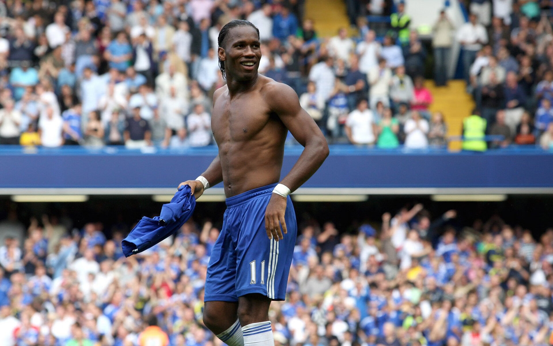 克罗地亚骑手吉塔·日特科维奇在2024年国际马术联合会世界障碍赛中获得第十名，展现坚韧精神。