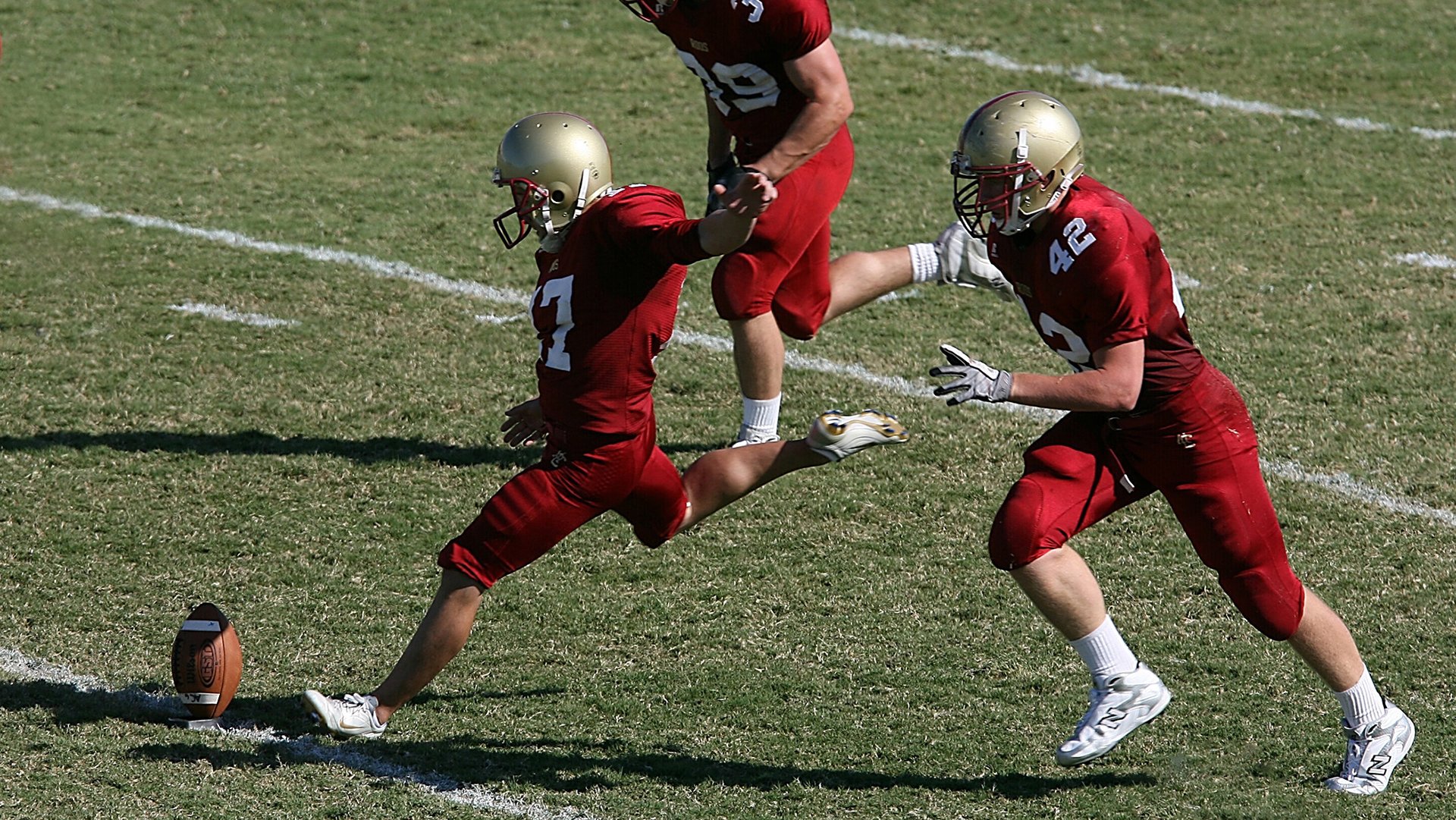 德甲劲旅碰撞，比分3-1，核心球员贡献两球，场均控球70%、成功抢断75%